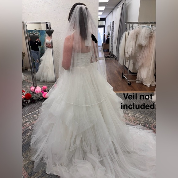 Never worn! Yasmin Maggie Sottero Ivory White Wedding Dress Size 12 Fits Like 8 - Picture 7 of 12